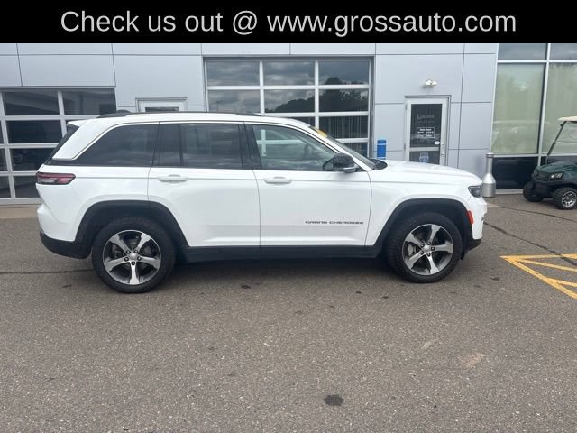 Used 2023 Jeep Grand Cherokee Limited w/ Luxury Tech Group II AWD/4WD image 8