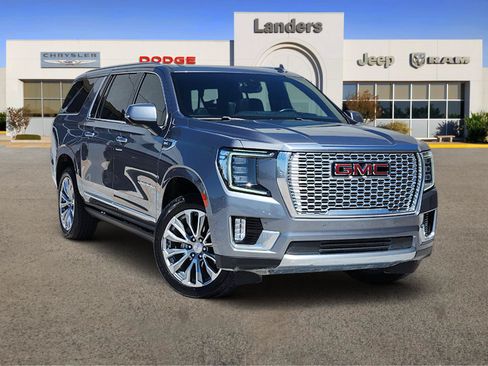 Used 2021 GMC Yukon XL Denali w/ Denali Premium Package AWD/4WD image 1