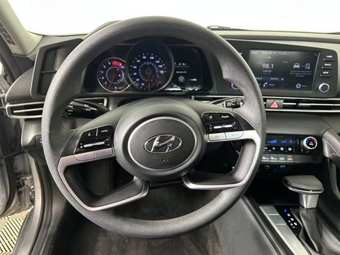 Used 2023 Hyundai Elantra SEL image 14