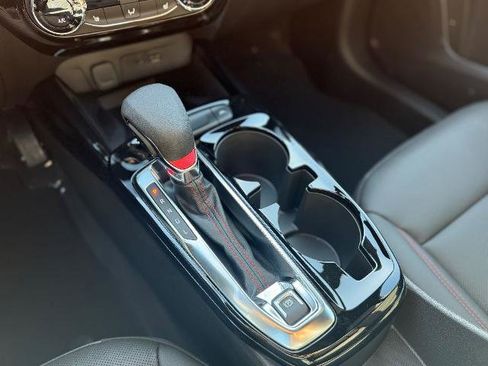 New 2025 Chevrolet Trax RS w/ Sunroof Package image 16