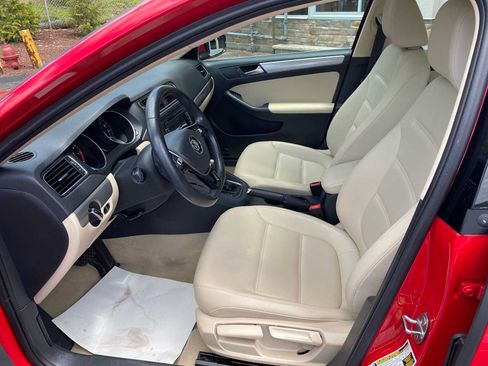 Used 2015 Volkswagen Jetta SE FWD image 9