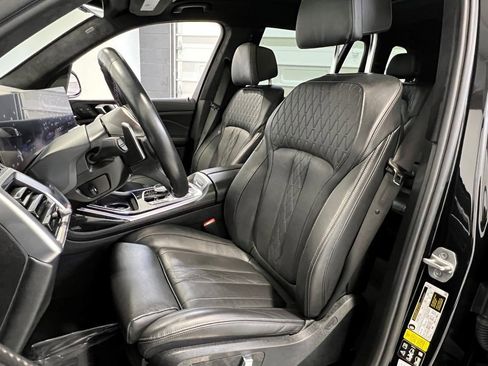 Used 2024 BMW X7 M60i w/ Executive Package image 27