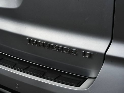 Used 2015 Chevrolet Traverse LT w/ Style and Technology Package AWD/4WD image 7