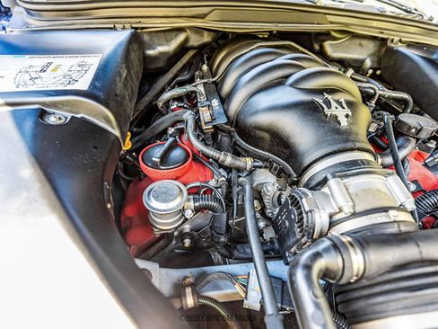 Used 2018 Maserati GranTurismo Sport RWD image 23