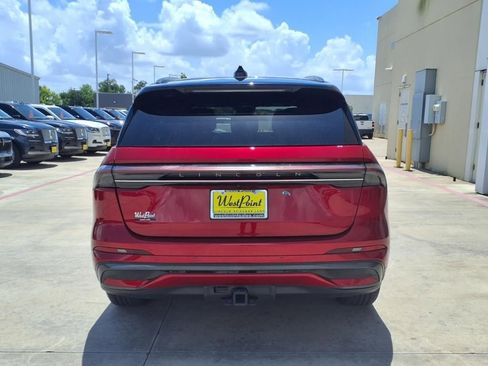 New 2025 Lincoln Nautilus Reserve image 15