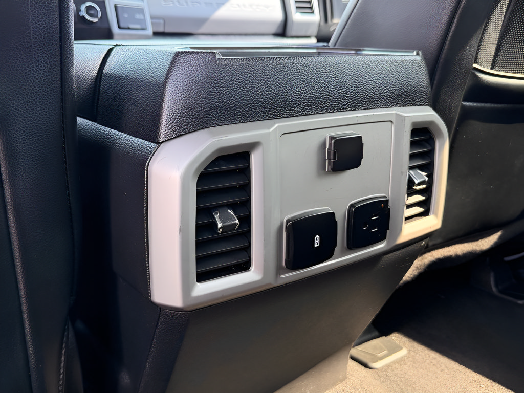 Used 2019 Ford F250 Lariat w/ Lariat Ultimate Package AWD/4WD image 27
