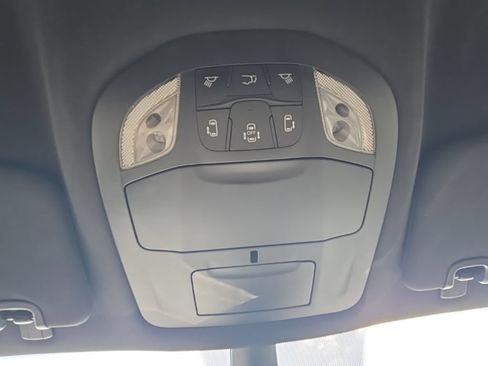 Used 2025 Chrysler Pacifica Select FWD image 33