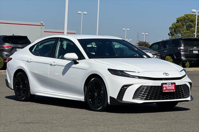 Certified 2025 Toyota Camry SE FWD image 5