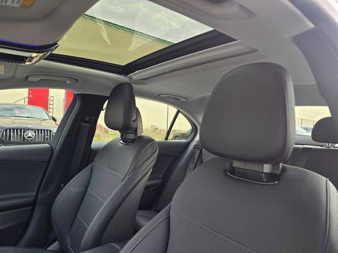 Used 2025 Mercedes-Benz C 300 4MATIC Sedan image 23