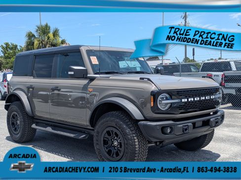 Used 2025 Ford Bronco Badlands AWD/4WD image 2