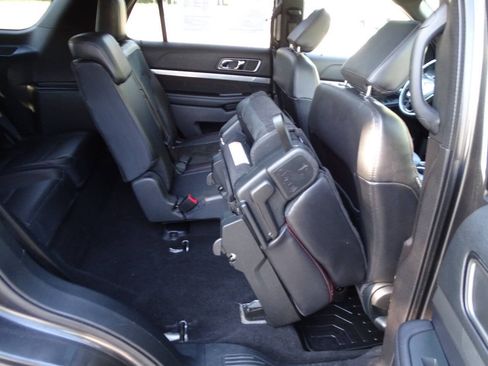 Used 2019 Ford Explorer AWD XLT w/ XLT Sport Appearance Package image 47