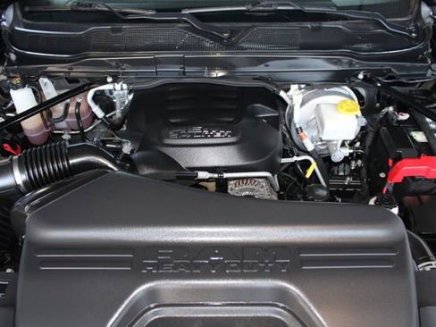 Used 2024 RAM 2500 Big Horn w/ Sport Appearance Package image 27