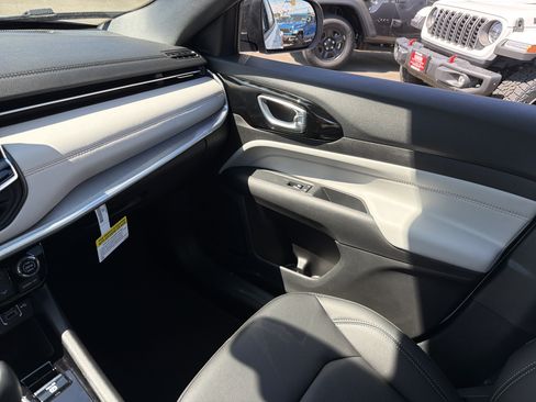 New 2026 Jeep Compass Limited AWD/4WD image 25