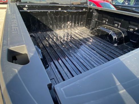 Used 2025 Chevrolet Silverado 1500 LT image 7