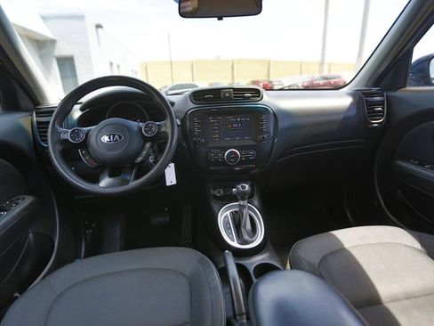 Used 2019 Kia Soul + FWD image 17