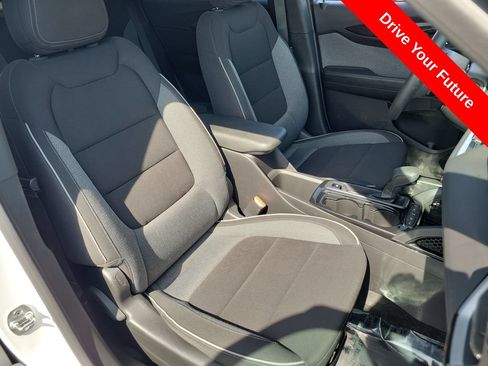 Used 2025 Chevrolet TrailBlazer LT AWD/4WD image 21