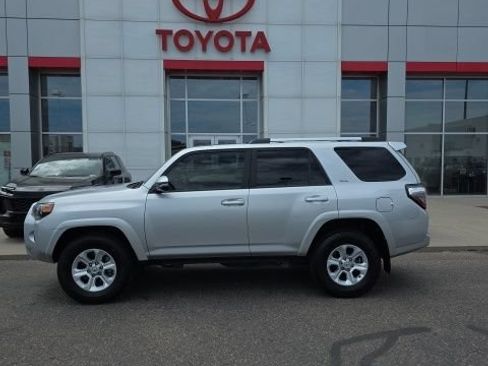 Used 2024 Toyota 4Runner SR5 Premium AWD/4WD image 2
