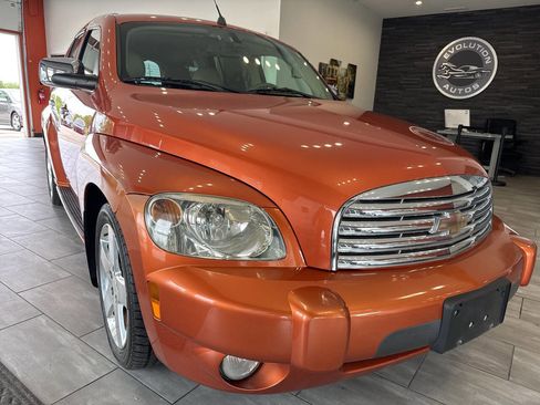 Used 2006 Chevrolet HHR LT w/ Preferred Equipment Group FWD image 2