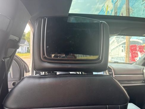 Used 2018 Ford Expedition Limited w/ Equipment Group 301A AWD/4WD image 25