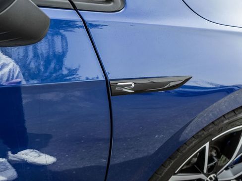 Used 2024 Volkswagen Golf R AWD/4WD image 4