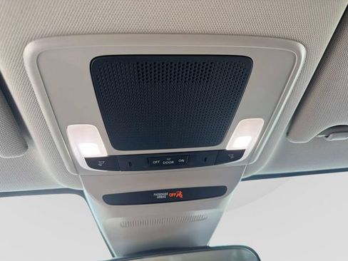 Certified 2025 Honda HR-V LX image 35