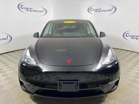 Used 2023 Tesla Model Y Performance AWD/4WD image 2