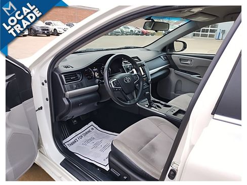 Used 2015 Toyota Camry XSE image 19