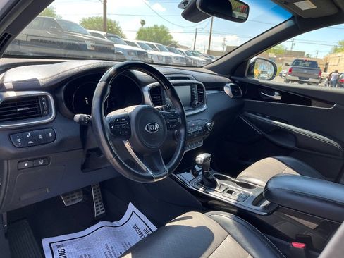 Used 2017 Kia Sorento SX image 26