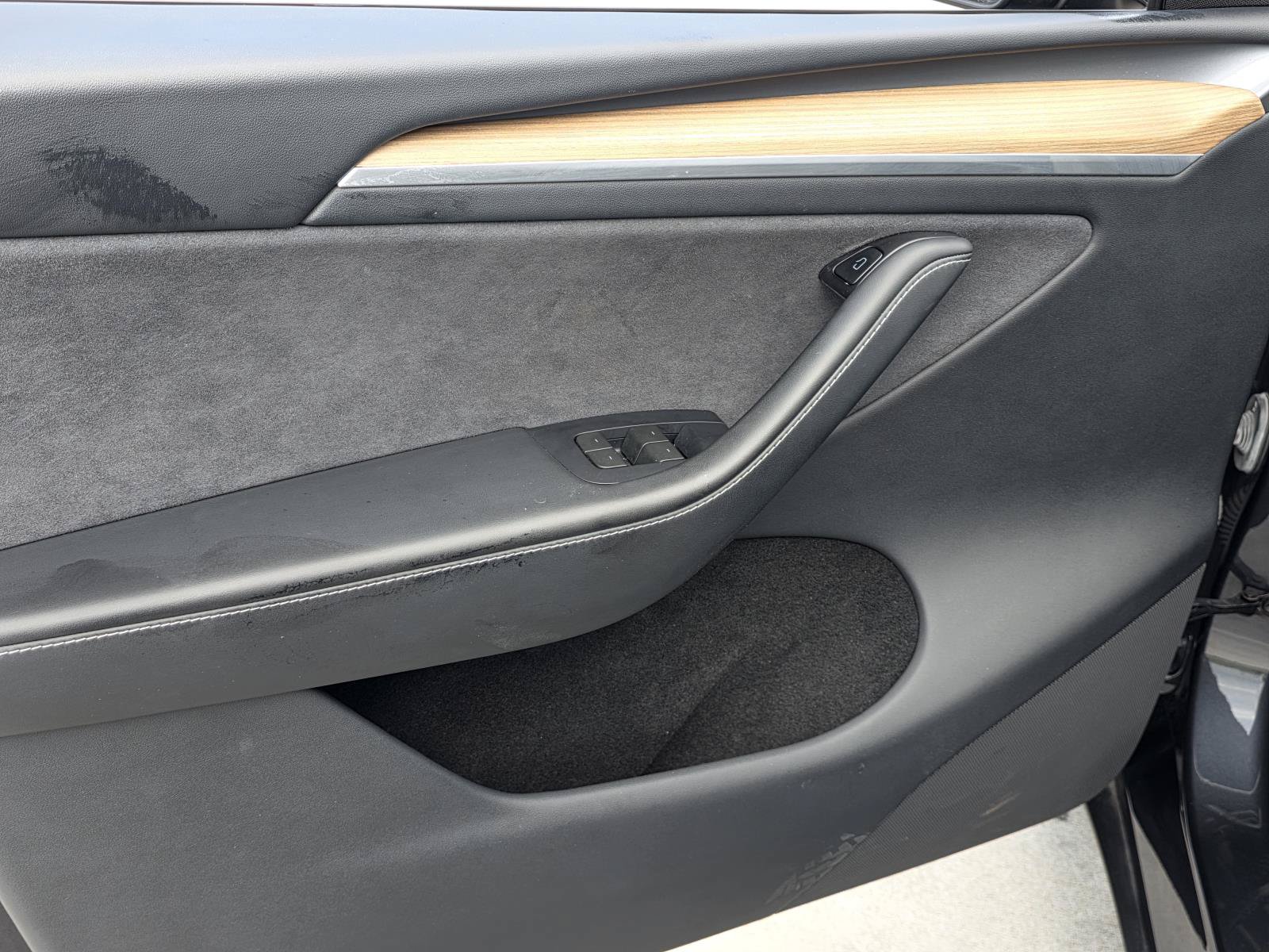 Used 2024 Tesla Model Y Long Range AWD/4WD image 14