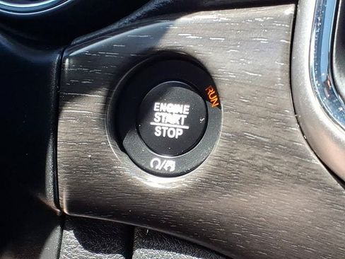 Used 2018 Jeep Grand Cherokee Altitude AWD/4WD image 25