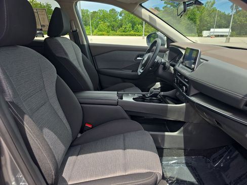 Used 2023 Nissan Rogue SV FWD image 10