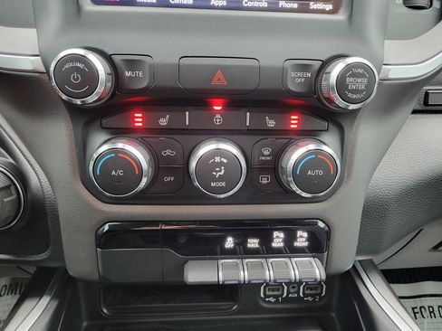 Used 2021 RAM 1500 Big Horn image 5