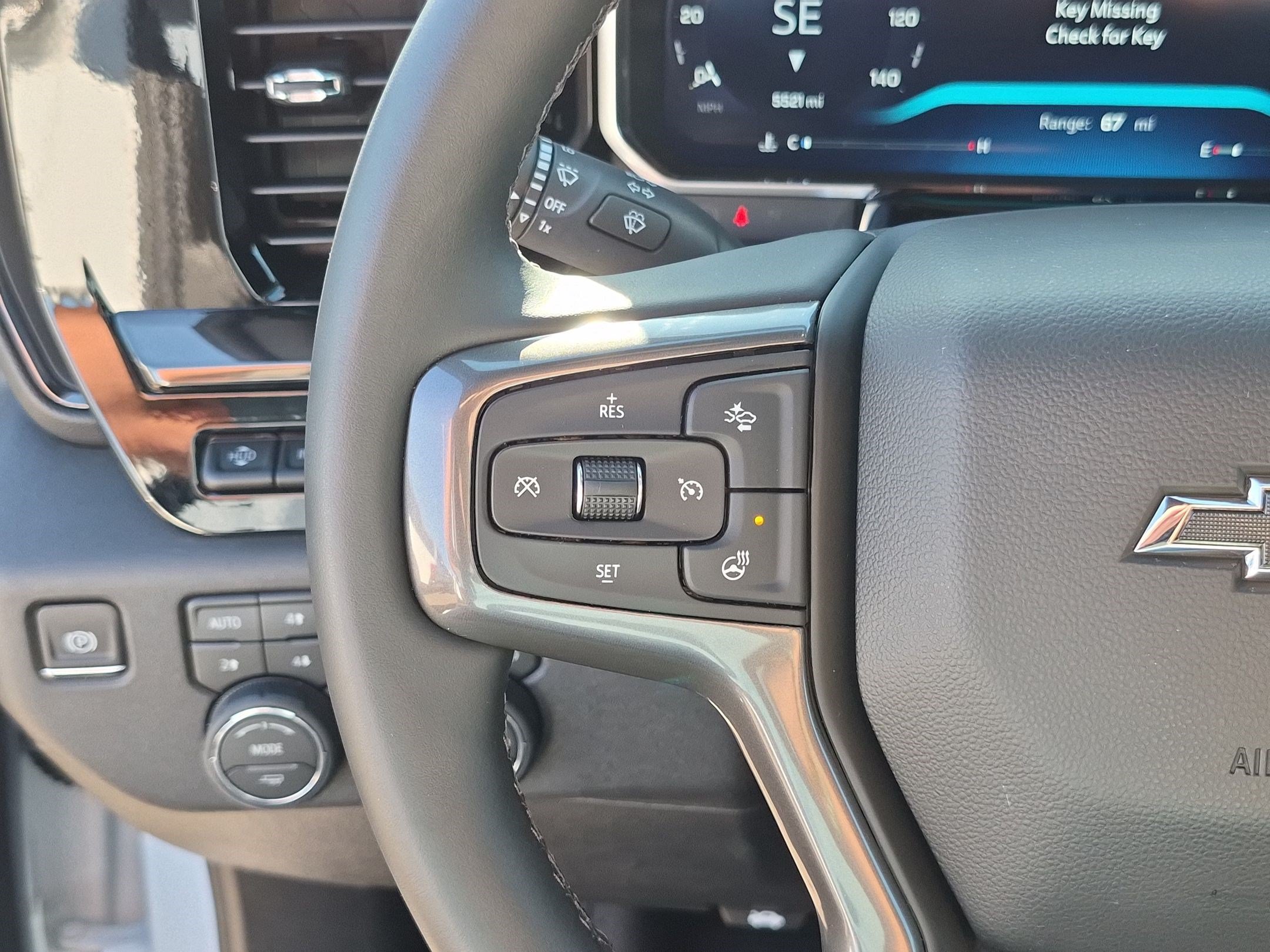 Used 2026 Chevrolet Silverado 2500 ZR2 w/ LPO, Dark Essentials Package AWD/4WD image 18