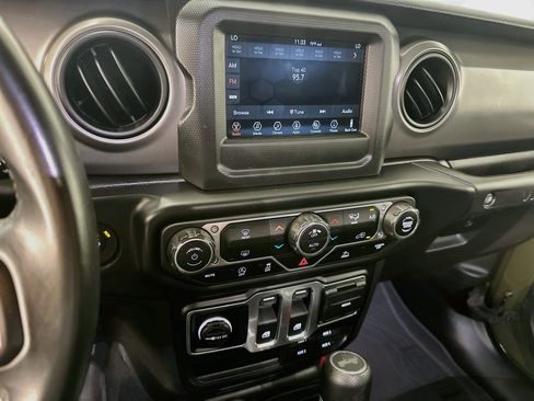 Used 2022 Jeep Wrangler Sport AWD/4WD image 26