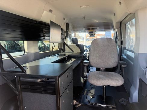 Used 2019 Ford Transit 150 XLT RWD image 11