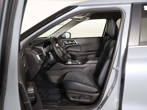 New 2026 Mitsubishi Outlander SE FWD image 28