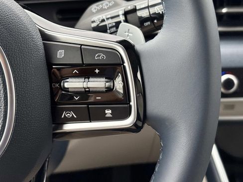 New 2026 Kia Carnival EX FWD image 23