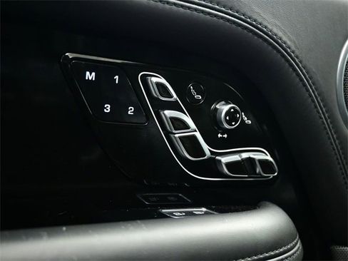 Used 2022 Land Rover Range Rover Long Wheelbase Autobiography image 17