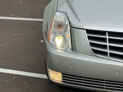 Used 2006 Cadillac DTS image 27