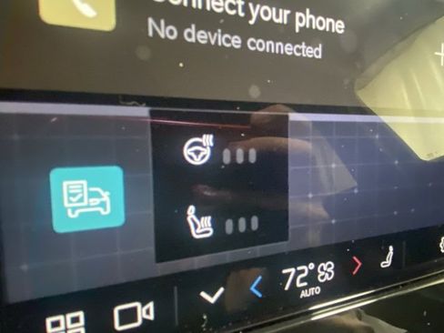 Certified 2025 Volvo XC40 B5 Ultra image 25