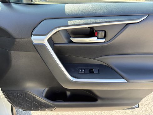 Certified 2025 Toyota RAV4 XLE FWD image 24