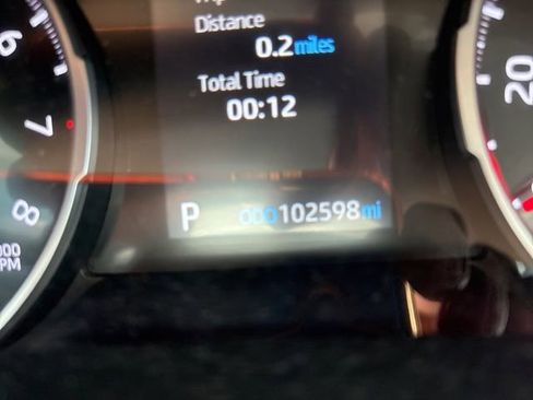 Used 2019 Toyota RAV4 LE FWD image 15