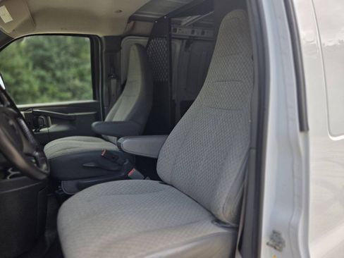 Used 2019 GMC Savana 2500 RWD image 11