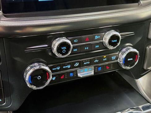 Used 2025 Ford F150 Lariat w/ Equipment Group 501A Mid image 16