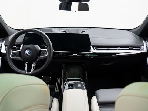 Certified 2025 BMW X2 xDrive28i w/ Premium Package image 9