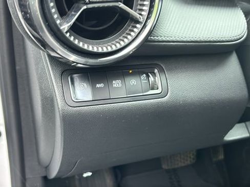 Used 2025 Chevrolet Equinox LT AWD/4WD image 14