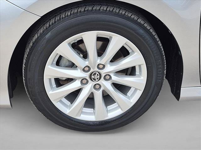 Used 2019 Toyota Camry LE FWD image 21
