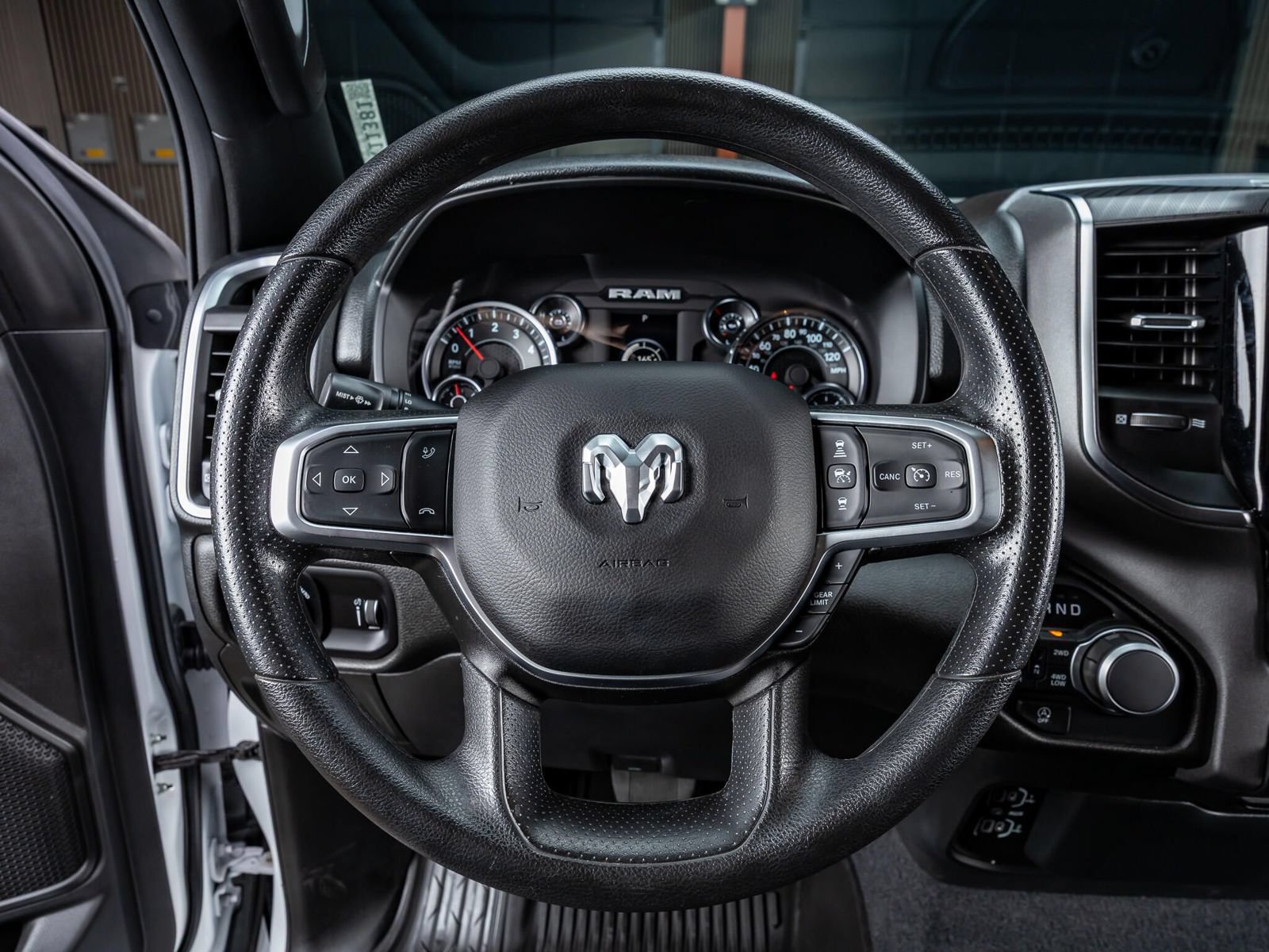 Used 2025 RAM 1500 Big Horn AWD/4WD image 17