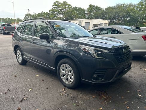 Used 2023 Subaru Forester AWD/4WD image 6