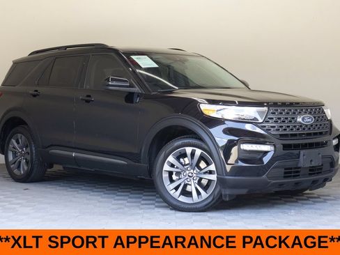 Used 2024 Ford Explorer XLT w/ Equipment Group 202A AWD/4WD image 2